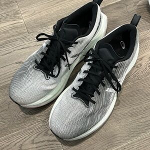 Asics Superblast - Men’s Size 11.5